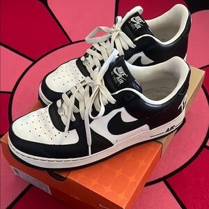 Terror squad Nikes ! Nike  Air Men's Black and White Sneakers